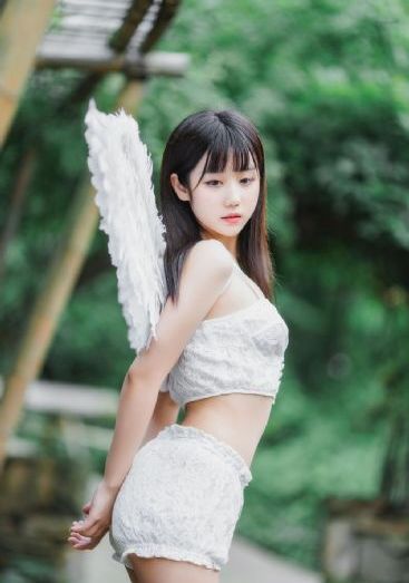 矿桥爸爸和女儿体检