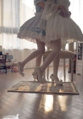 交换年轻夫妇