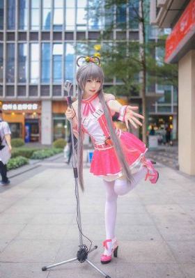 裸体宫女跪侍皇上h
