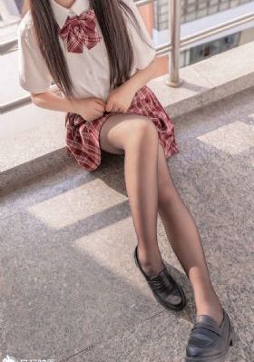 动漫男女扒内衣揉捏胸的视频