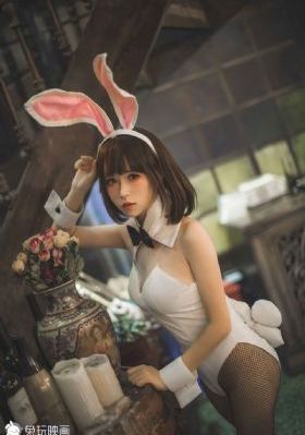 按摩的女大学生