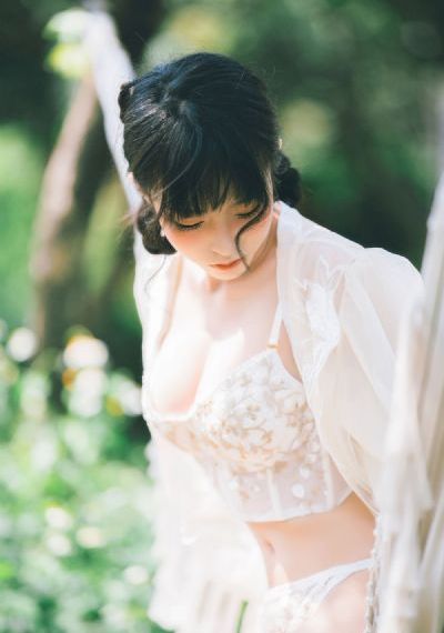 迷人的保姆在线