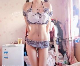 双性尿孔扯开用花蒂调教