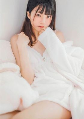 女生肌肌